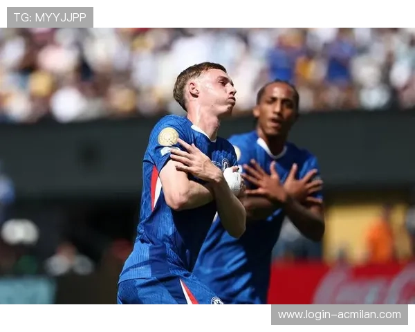 切尔西肋部渗透形成冲击，帕尔默停球后挑射被挡