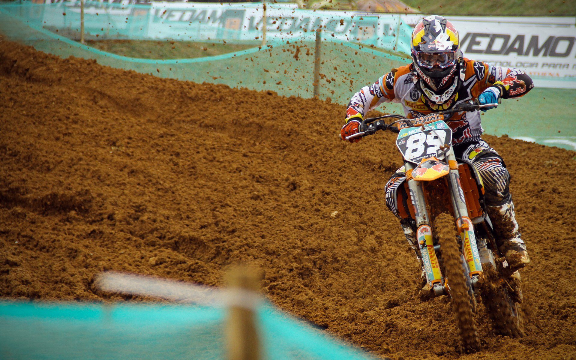 英超球队主场保持稳定战绩